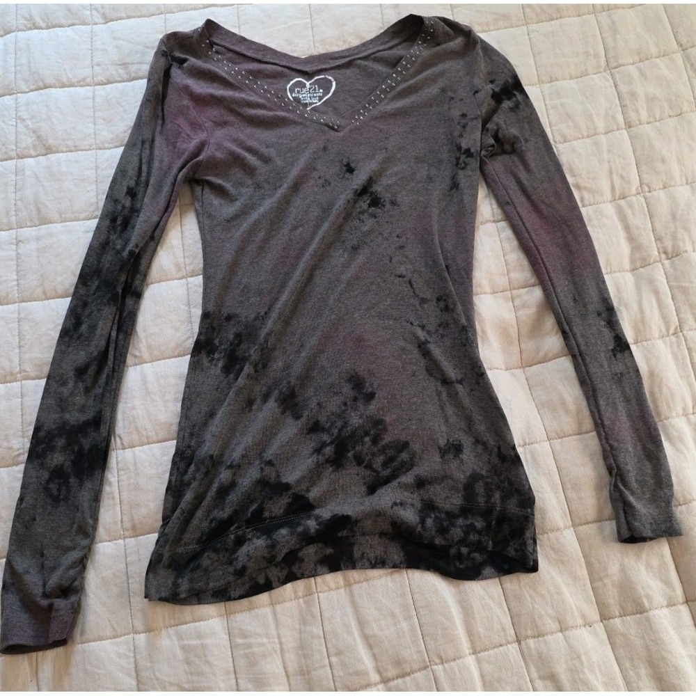 rue21 Shirt Womens L Y2K Gray Long Sleeve Studded Whimsigoth Grunge Tie Dye